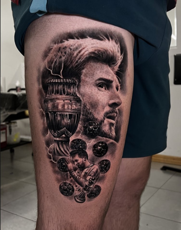 Sebarodon's tweet photo. El que es campeon del mundo se tatua lo que quiere. 

@afa @TNTSportsAR @TyCSports @afa_play @Argentina https://t.co/5ZEIid2V1F