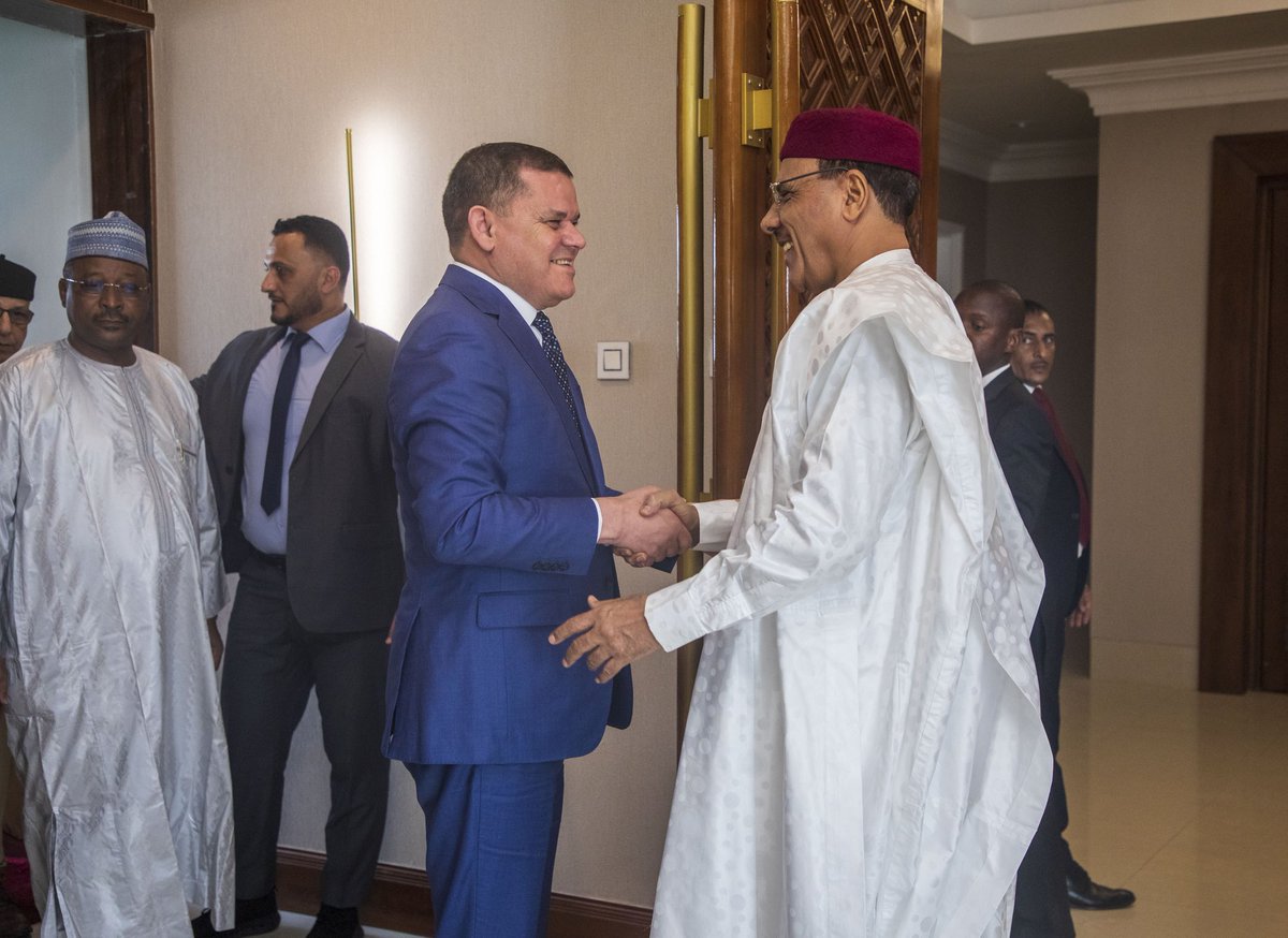 PresidenceNiger's tweet photo. Le Président de la République, Chef de l’État, SEM @mohamedbazoum, a reçu le mercredi 15 mars 2023, le Premier Ministre libyen, SEM Abdel Hamid Aldabaiba, arrivé le même jour à Niamey. https://t.co/HZppnzfnf9