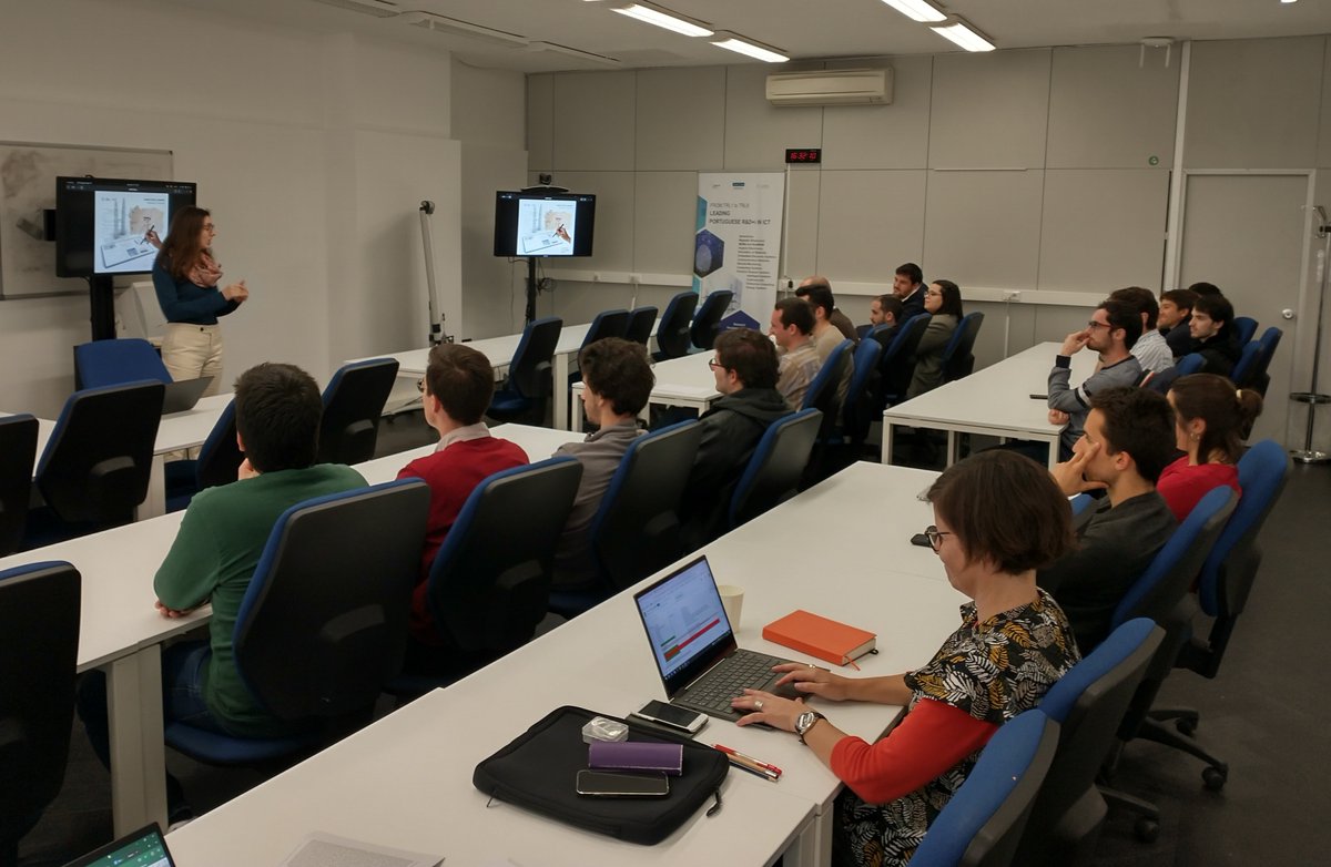 InescID's tweet photo. Another great session of our ESR Talks, where David Calhas presented his #PhD work on #EEG to #fMRI synthesis, Renata Castelo Branco workshopped her #ThreeMinuteThesis pitch and all chatted over drinks and nibblies. Great research, great chats! #EarlyStageResearcher #3MT https://t.co/OCFTmvdUo9