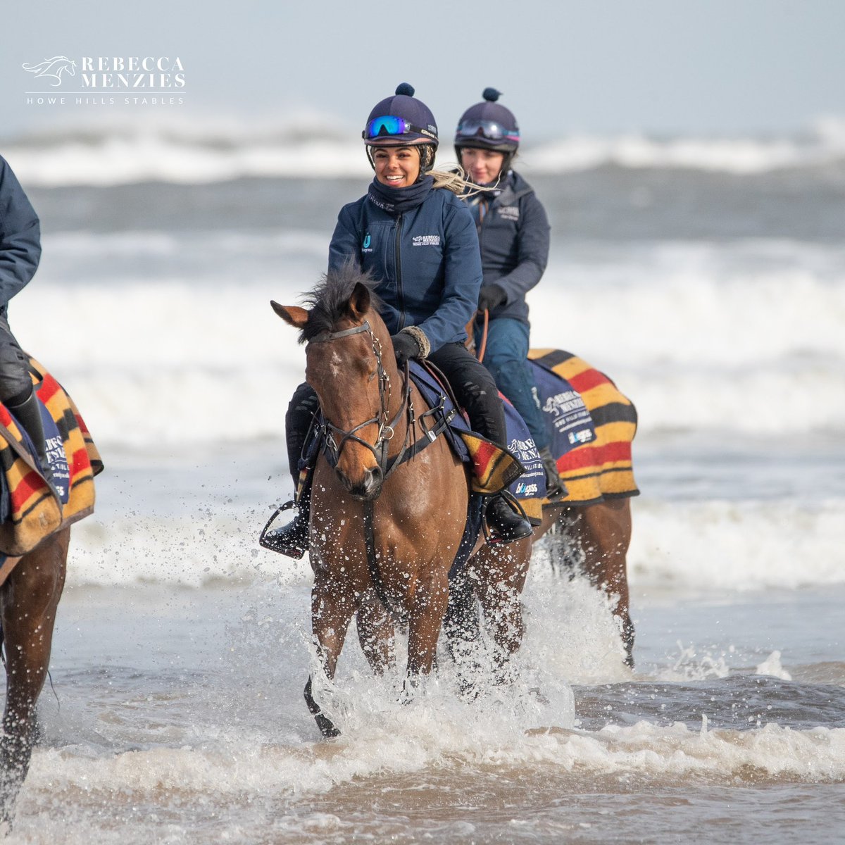 RebeccaEMenzies's tweet photo. Team Menzies little day trip to the beach #beach #coldbeach #redcar #redcarbeach #teammenzies #daytrip #horse #racehorses #dayout #stablelife https://t.co/WLJvQqGvBm