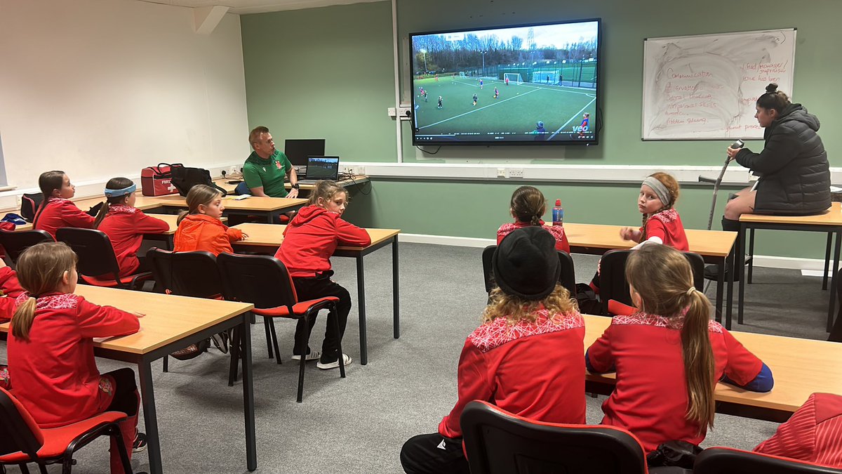 BFLAcademyGirls's tweet photo. Back to the classroom.
Our under 10’s squad are back in the classroom tonight looking over there games from last few weeks and preparing for tomorrow match against @HcafcGirls
#Development #TheFerryWay #IAmRed https://t.co/WbaRvfUR9C