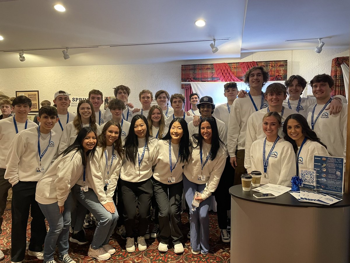 K_cryderman's tweet photo. Thank you so much @VEInternational for putting on such a great trade show at The Bevarian Inn in Frankenmuth! @WeAreSCHS @rochcommschools https://t.co/2y8LJWCb2e