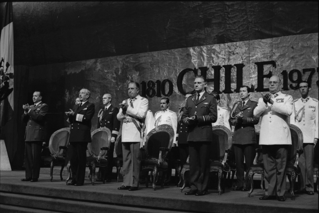 pablozeguel's tweet image. ¿El día de la Bandera Nacional es un día de unidad nacional? El Decreto 1.100-1974 instauró el 9 de Julio como el "el día de la bandera", el cual históricamente fue el 18/10 desde Bernardo O'Higgins.
Este hito y otros formó parte de una campala de guerra psicológica.
Abro 🧵1