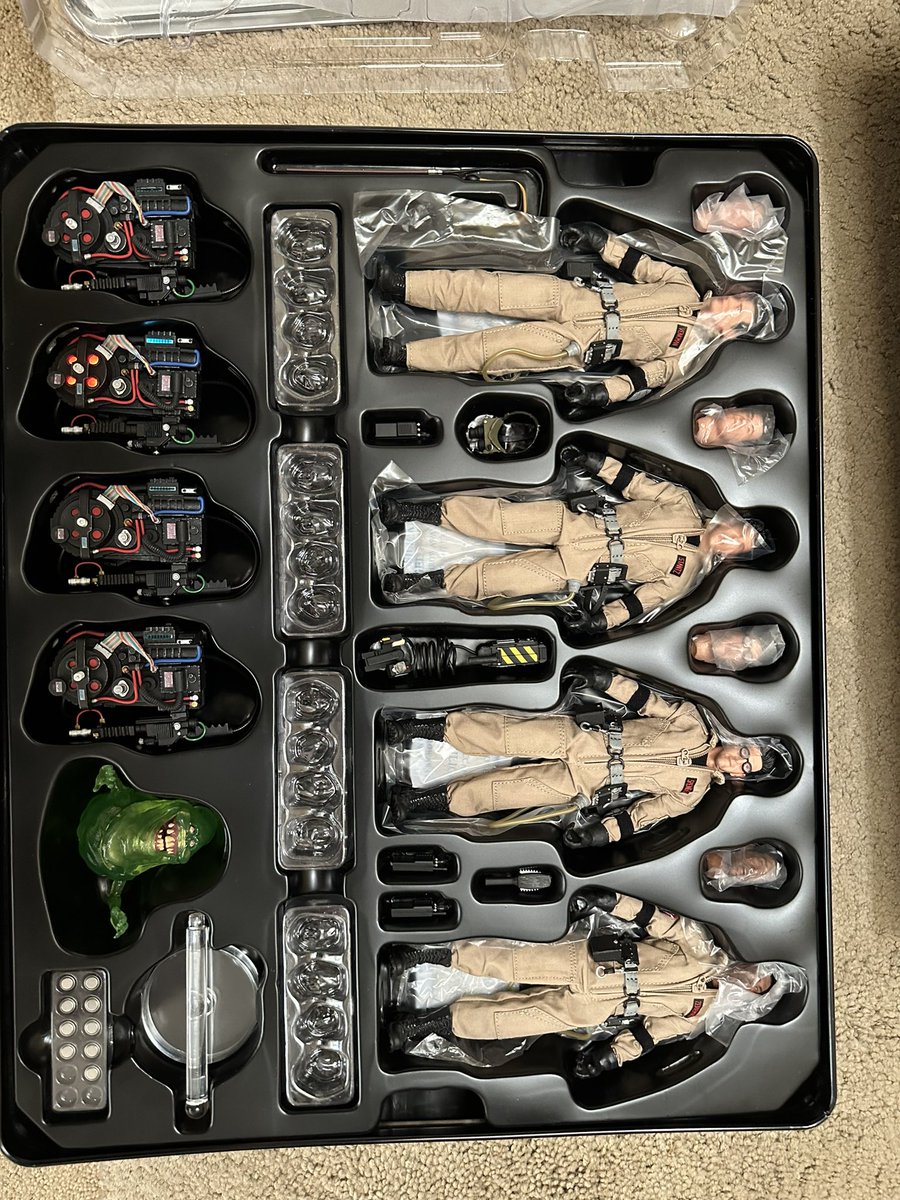 airborne8890's tweet photo. Shout out to @ALpez420 for hooking me up with two amazing collectibles! One being the @mezcotoyz #Ghostbusters set, a personal #Grail item for me, the other being a #Haulathon ghost at Target stores #Dreadmon. Thank you brother! 👊 #CHC #CollectorsHelpingCollectors #CHCChicks #MailCall