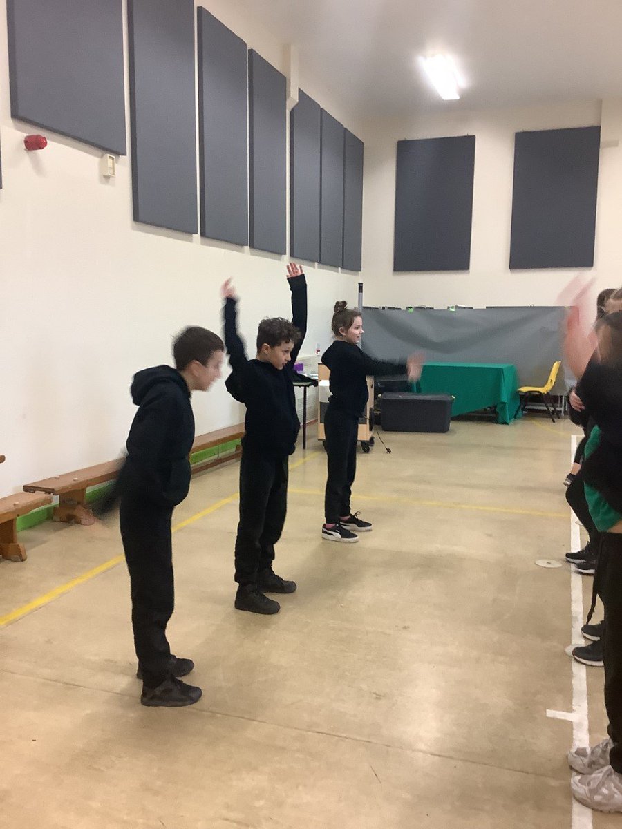 LindenRDRowan's tweet photo. Three of @LindenRDRowan's students leading the whole class warm up in @Linden_PE ready to further develop their moves in their dance session. @LindenRoad https://t.co/NvDirXcyaG