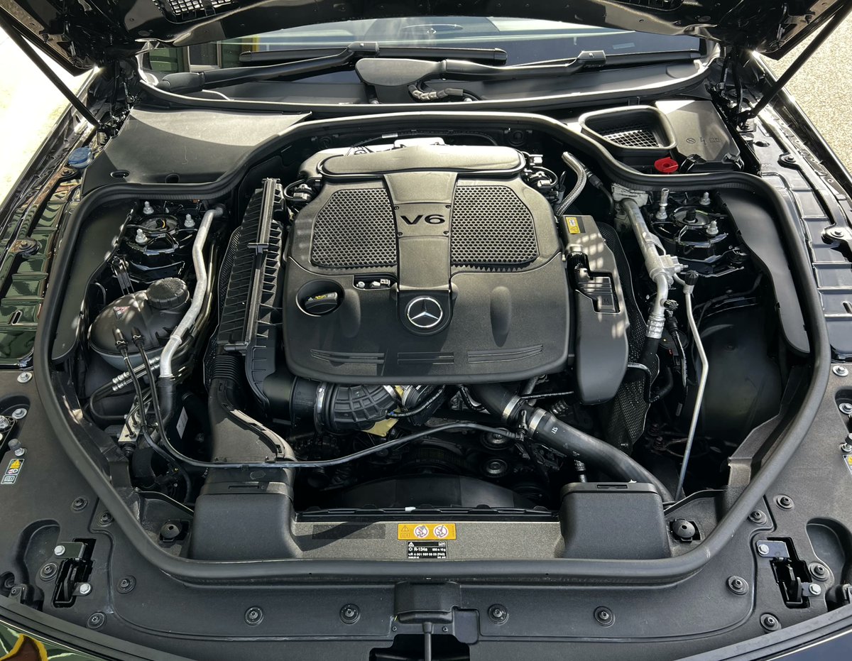 Thompsonandsmit's tweet photo. Get ready for spring sunshine in this Mercedes SL SL350 (306Bhp) AMG Sport Convertible at https://t.co/nLpZQmN8Ub #Mercedes #SL #SL350 #MercedesSL #Convertible #Sunshine #Spring #Summer https://t.co/MpjXhZ0Zud