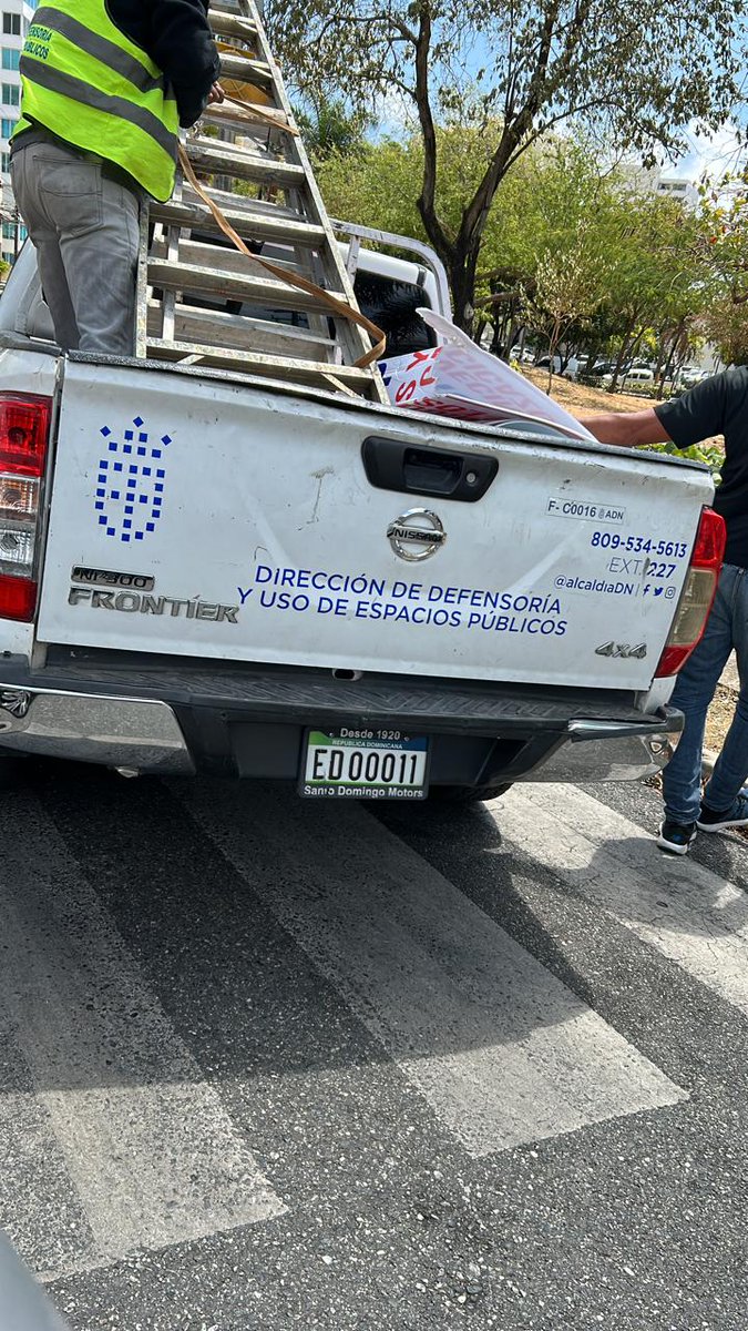 yacostad70's tweet photo. La @AlcaldiaDN solo aparece para acallar a los ciudadanos cansados de palabras vacías, meses depositando cartas, contactando allegados de @CarolinaMejiaG y nada! solicitamos Iluminación, Limpieza y recuperación de los bancos y anfiteatro! #parquedelafraternidad #loscacicazgos https://t.co/e0bM3txZpC