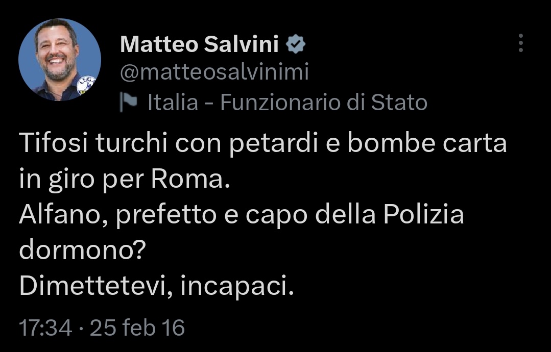 Correva l'anno 2016: per una situazione molto meno grave di quanto sta succedendo prima di #NapoliEintracht Salvini chiedeva le dimissioni del Ministro dell'Interno. Le chiederà anche per #Piantedosi?