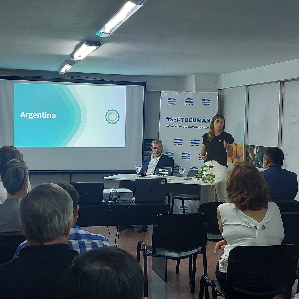 MarcaTucuman's tweet photo. Nos visita @marcapaisar para transmitir a nuestros licenciatarios toda la información sobre esta herramienta de posicionamiento internacional https://t.co/UCsoM0mqXZ