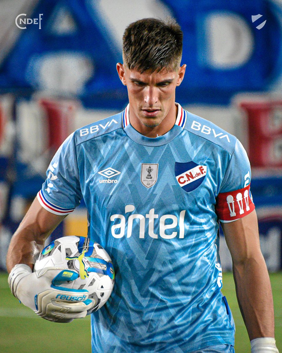 🧤⚽ 𝐑𝐎𝐂𝐇𝐄𝐓 

#ElClubGigante 🔵⚪️🔴