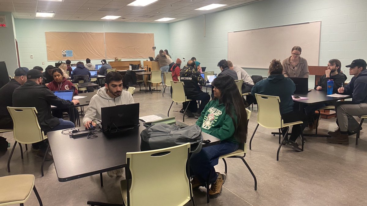 ⁦<a href="/grenfellcampus/">Grenfell Campus</a>⁩ students preparing income tax returns for the Corner Brook community #cvitp