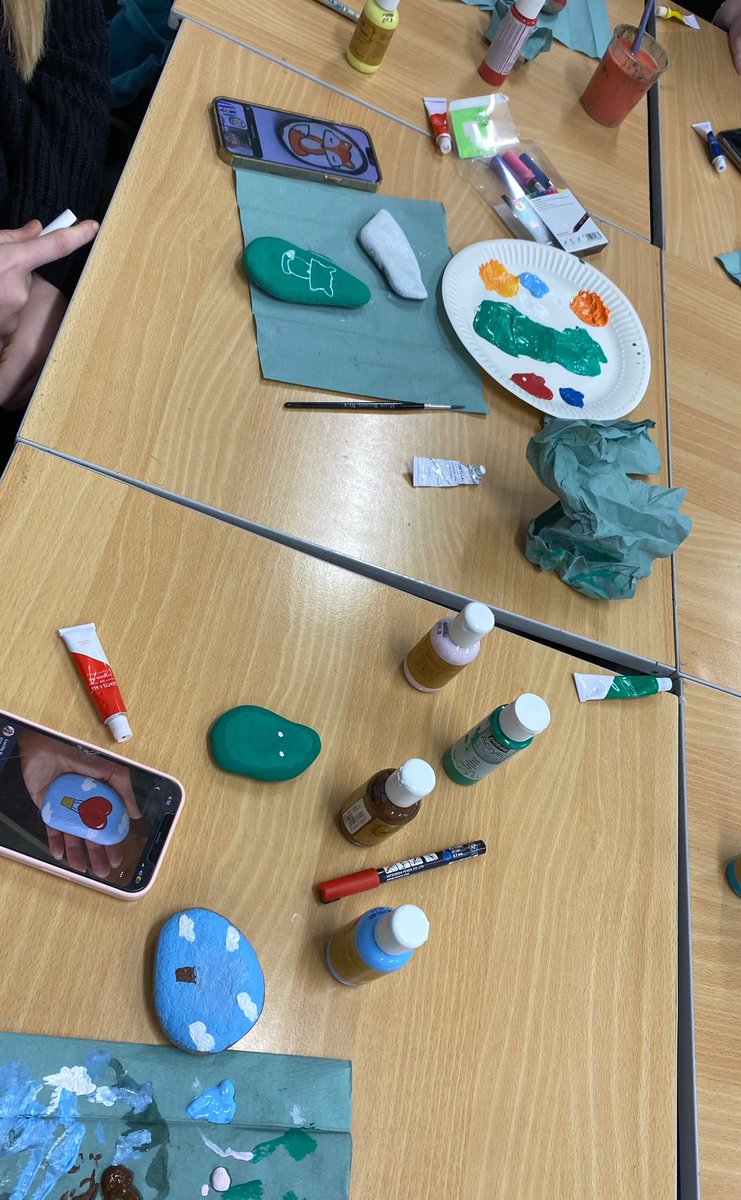 MissHolmesMGS's tweet photo. Wellness Wednesday was a hit for day 2 of HWB week!
@Mgs_geog had some pupils taking part in rock painting today 🥰 https://t.co/bCZyYEQbHs