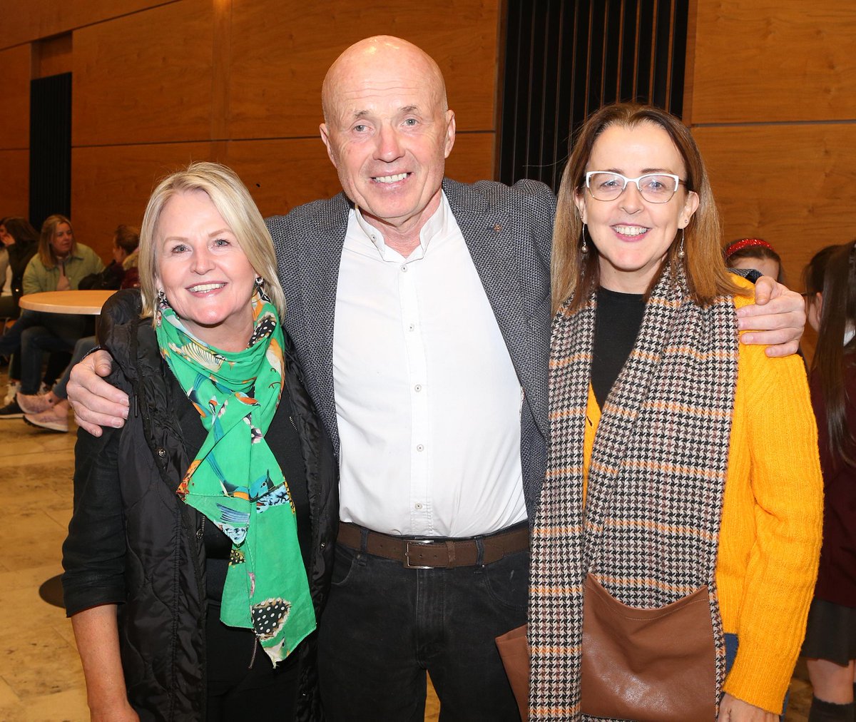 CausewayCouncil's tweet photo. A special evening of traditional Irish music, dance &amp; recitals has taken place in Cloonavin to mark Irish Language Week with Gaelscoil Léim An Mhadaidh, Gaelcholáiste Dhoire and Glór Limavady.
Thank you to everyone who participated.

Read more https://t.co/bUzTUYbJvn https://t.co/KDx3QRJANk