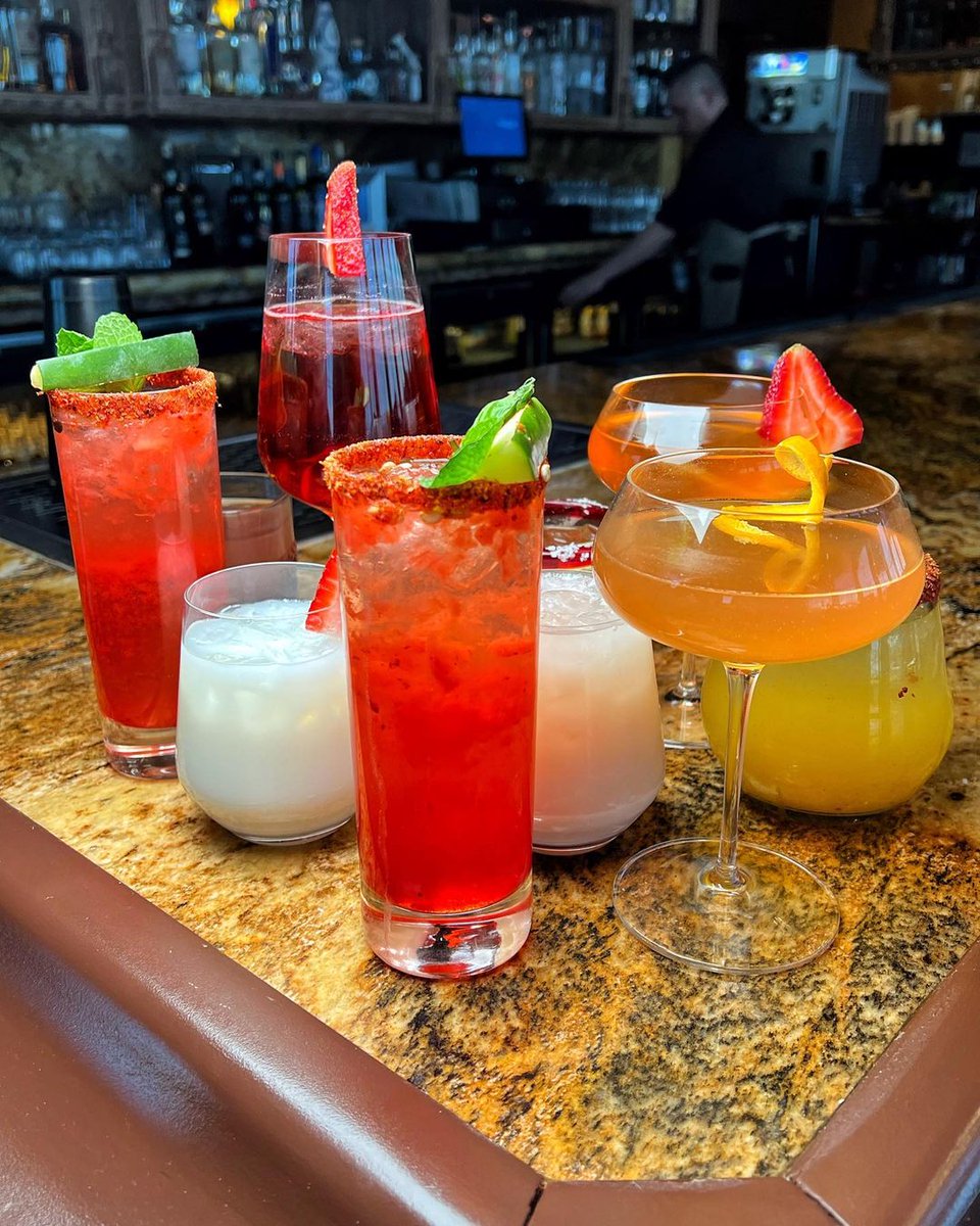 Food_In_Vegas's tweet photo. Which drink are you choosing?
.
.
Credits to 📸 : @iltoroelacapra
.
.
Location 📍: 6435 S. Decatur Blvd
.
.
#drinks #DrinksIncluded #Foodie #Foodies #vegasbaby #foodphotography #foodwednesday #VegasBorn #LasVegas #Vegas #vegasstrip #foodinvegas https://t.co/R0DPZAaK23