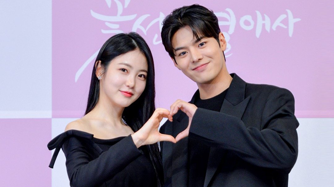 kdramajyn's tweet photo. [📸] Conferencia de prensa de #TheSecretRomanticGuesthouse https://t.co/XwNO22IPXT