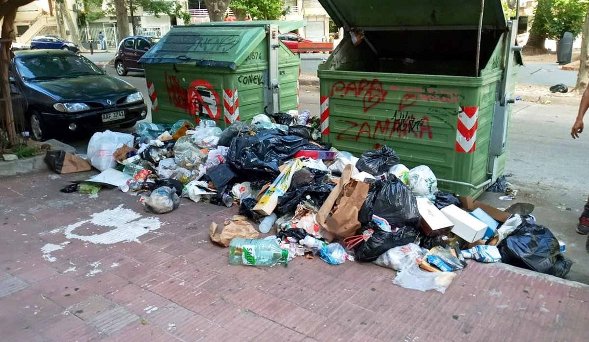 RedForman75's tweet photo. La única Lali que necesitamos por ahora los montevideanos es Lali Mpieza.
Esa va a venir algún día, Sra. @CosseCarolina? https://t.co/IS358ocD3A