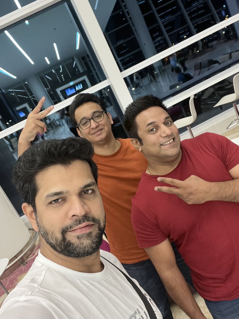 Jetting off to Moscow with #IrfanKSiddiqui &amp; #RaviGoswami!🛫❤️ #TravelCompanions #BahrainToMoscow