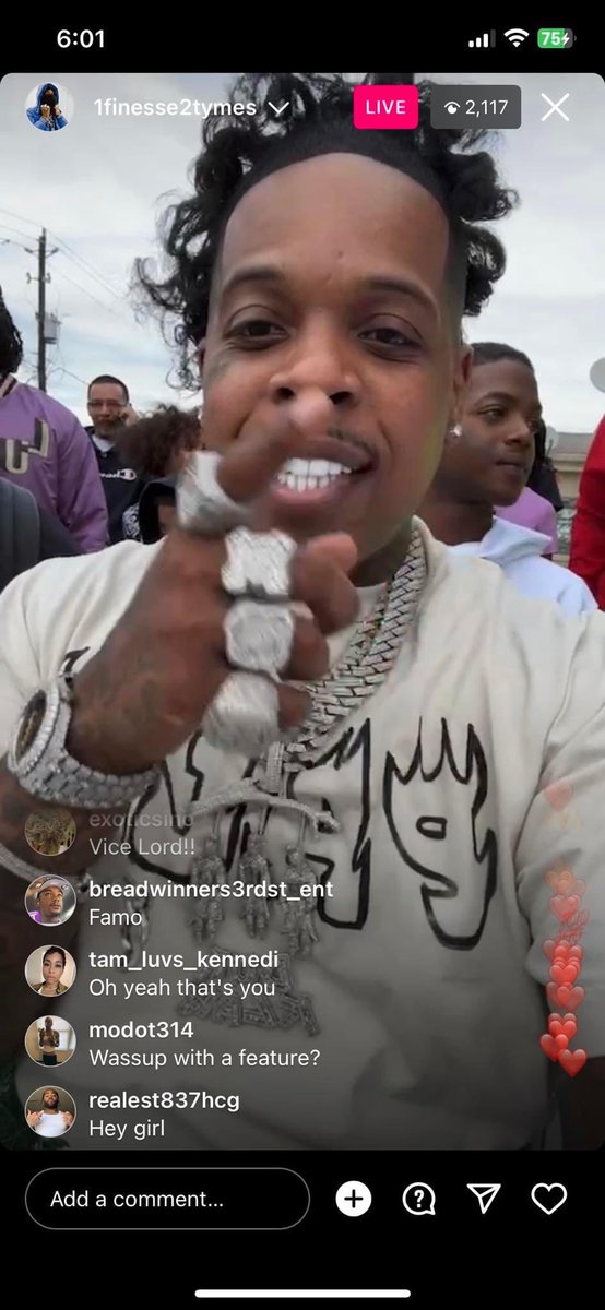 Splashystackss's tweet photo. Finesse2tymes bout to start a trend with this hairdo? 🤔 https://t.co/E0UlHJBI6s