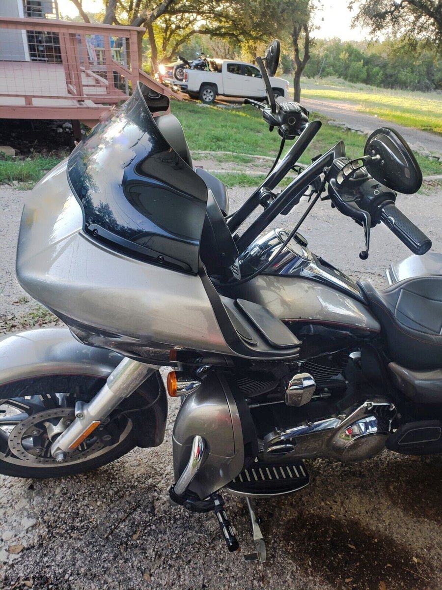 Mofunparts's tweet image. A quick bar swap for Harley Sportster
Used 14" T-bar, which can accommodate any internal wiring
🛒bit.ly/3lfTVDm
.
.
.
.
.
#Mofun #sportster #harleydavidson #harley #motorcycle #chopper #softail #dyna #bobber #iron #harleylife #custom #hd #harleydavidsonmotorcycles