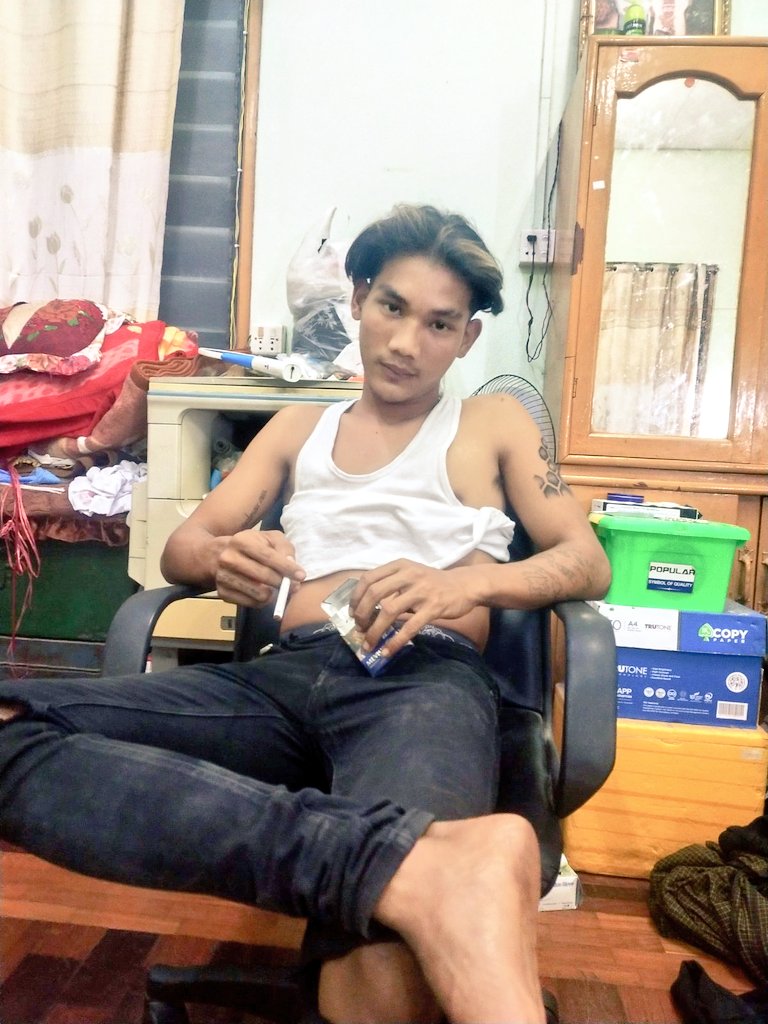 ShanMinKhant4's tweet photo. စိုက်ကြည့်လို့ အလိုက်အသိနဲ့ ခရေအ���ျွေခံမလာပြော
09761524946 https://t.co/AdtfEf6ouA