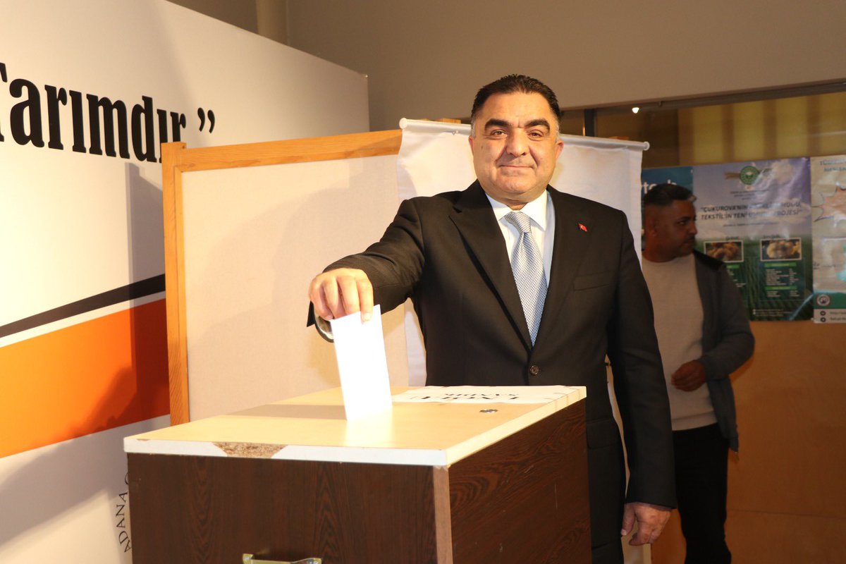 Kuruluşunun 93. Yılını kutladığımız Adana Çiftçiler Birliği’nin 46. Olağan Genel Kurulunda üyelerimizin teveccühü ile yönetim kurulunda görevli arkadaşlarımla yeniden göreve seçildik. 
Allah mahcup etmesin. 
Türk tarımı ve çiftçilerimiz için hayırlı görevler yapmayı nasip etsin.