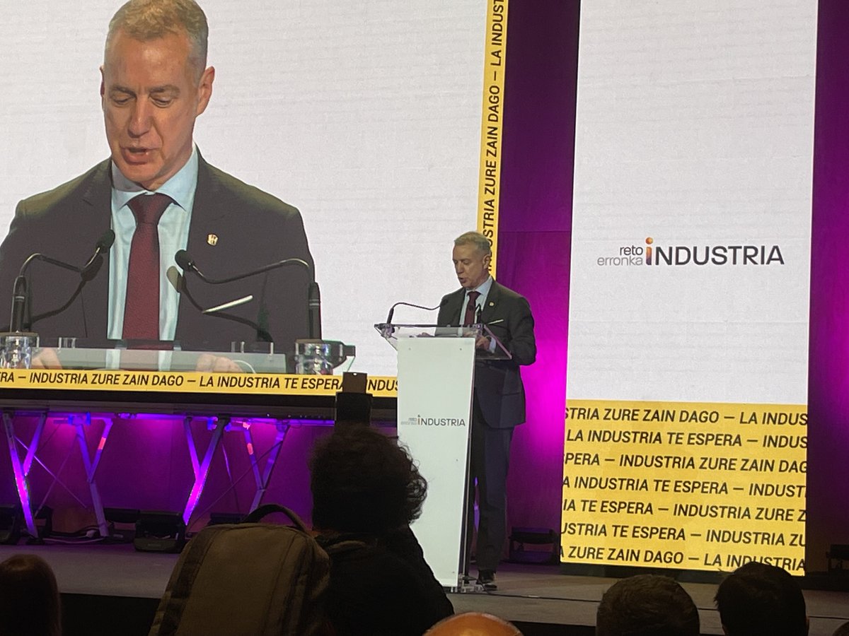 Hoy es día #industriaerronka de @fvem_es . Estamos con <a href="/iurkullu/">Iñigo Urkullu</a> en el <a href="/BEC_Bilbao/">BEC</a> y con alumn@s de <a href="/JesuitinasBi/">Jesuitinas Bilbao</a> en <a href="/izartool/">IZAR Cutting Tools</a> 

Gaur Industria Erronka Eguna, BEC-en egoteaz gain, Bilboko Jesuitinas ikastetxeko ikasleekin, FVEM Bizkaiko Metal Enpresen Federazioaren proiektuan