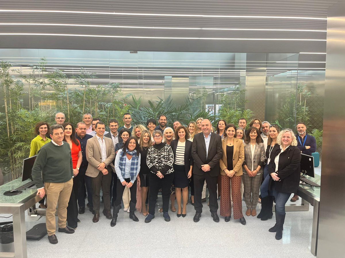 veolia_rmurcia's tweet photo. #Cartagena acoge el Comité de Clientes nacional en una fructífera jornada, donde trabajamos en nuevos proyectos de mejora de experiencia del cliente. #HidrogeaContigo https://t.co/21vqMhx2nv