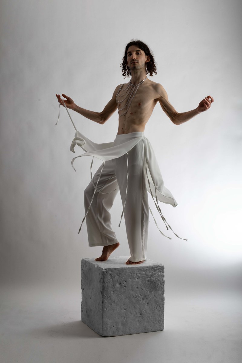 IvanJackPortale's tweet photo. ⛓️🤍⛓️🏔️⛓️👁️

📸: Sebastiano Maccarrone
👤: GranDuca

#model #male #me #photography #milano #studiomilano #pose #white #greek #statue #art #temple #guy https://t.co/cCoUASF7eu