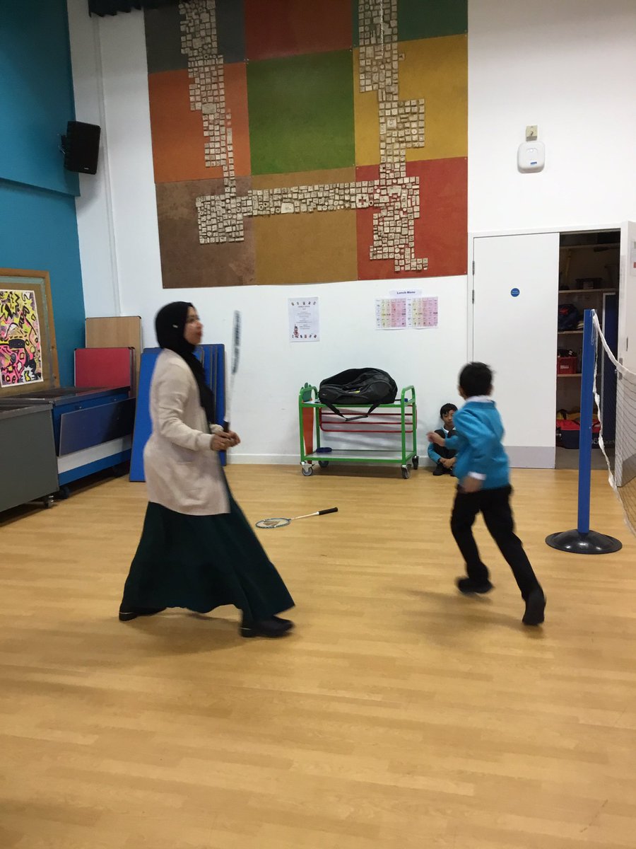 BJ_Inclusion's tweet photo. MFG showing off their sporty skills playing badminton! Targets were also reviewed at the end. @BenJonsonSchool https://t.co/NttcFoG8vX