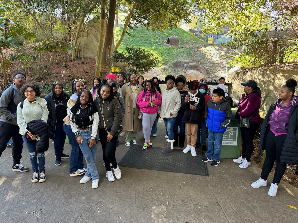 CCPSVLP's tweet photo. On Tuesday, March 14th the CCPS Virtual Learning Program took 6th through 8th graders to the Atlanta Zoo.  This field trip allowed students to engage in life science and hands-on activities while interacting with the animals.  This field trip was made possible by our own Ms.Burns https://t.co/O4Cpeoq8Z5