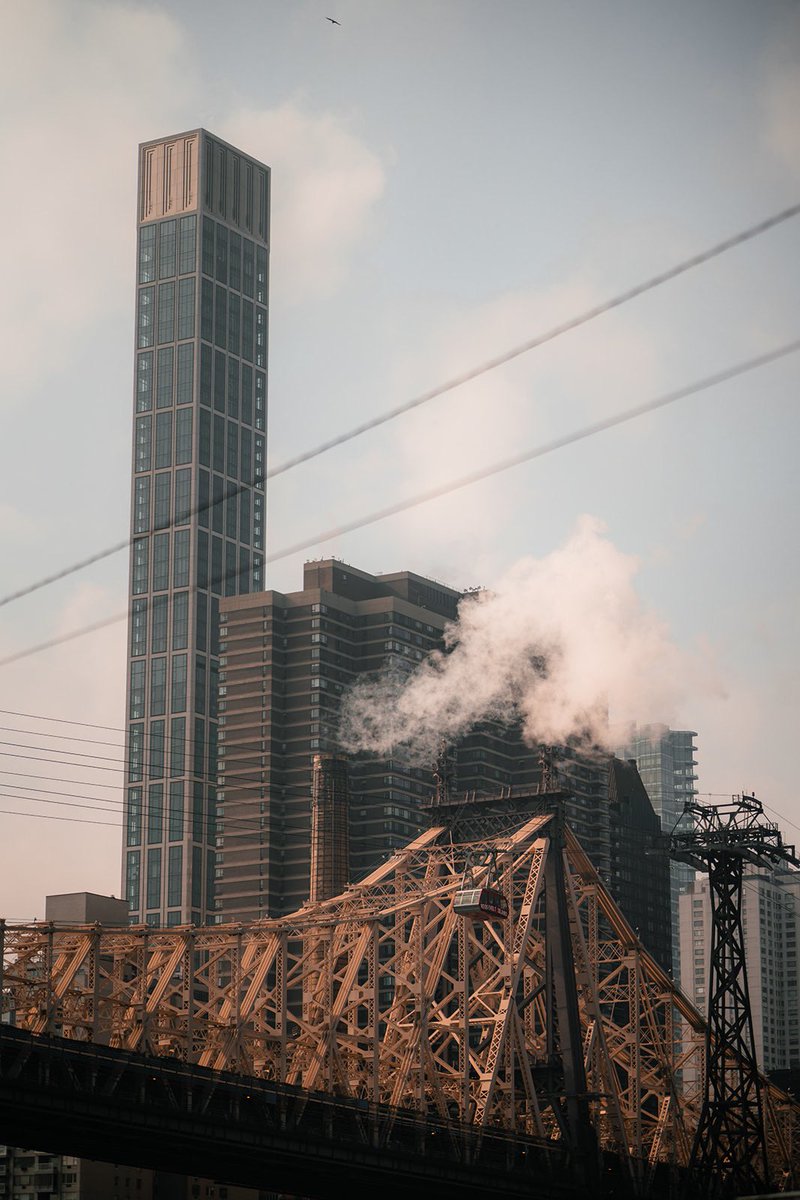 shotbydanielk's tweet photo. The Roosevelt Island Tramway 2/26/23.
.
.
.
#rooseveltislandtramway #nycphotography #nycphotographers #nycphotographer https://t.co/M4RWy99CnC