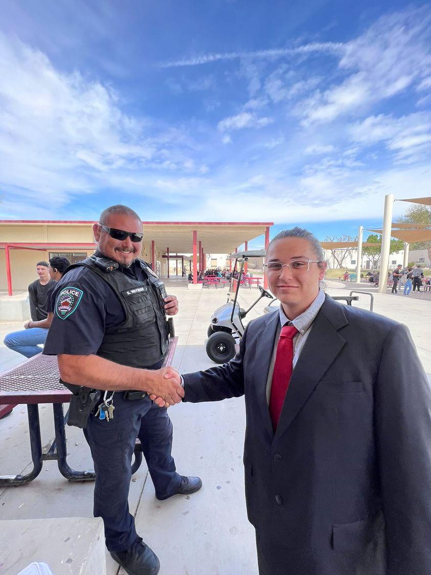RobertBFloat's tweet photo. Take some time out of the day to thank the members of your local law enforcement, small gestures let them know they’re appreciated! #supportlocallawenforcement https://t.co/tkUo30Yy4w