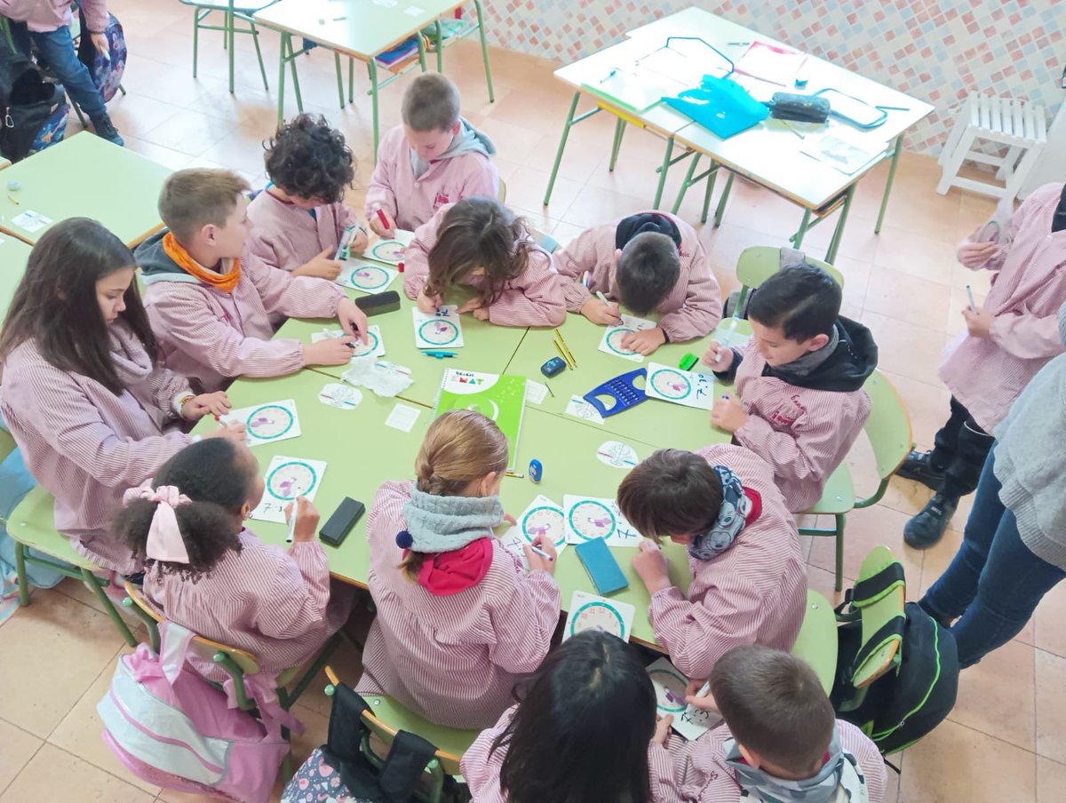 colemariaasunta's tweet image. En el cole, intentamos que el aprendizaje sea de manera consciente. 📚 Para ello utilizamos el juego y la manipulación para asimilar conceptos de manera divertida. En matemáticas lo aplicamos a para aprender y entender distintos conceptos. 🌟 

#modelovess