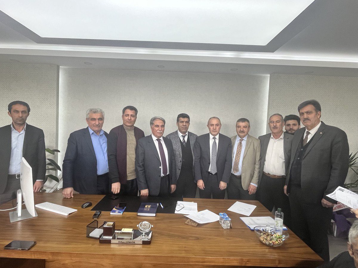 haliloz04's tweet photo. 2023 Milletvekili Genel Seçiminde AK Parti'mizden Ağrı Milletvekili adaylığı için; 

Ağrı il başkanlığımızda dava arkadaşlarımın huzurlarında başvuruda bulundum 

Seçimlerin başta ülkemize, Ağrı ilimize hayırlar getirmesini Cenab-ı Hak’tan niyaz ediyorum. https://t.co/lS8Bl1s25X