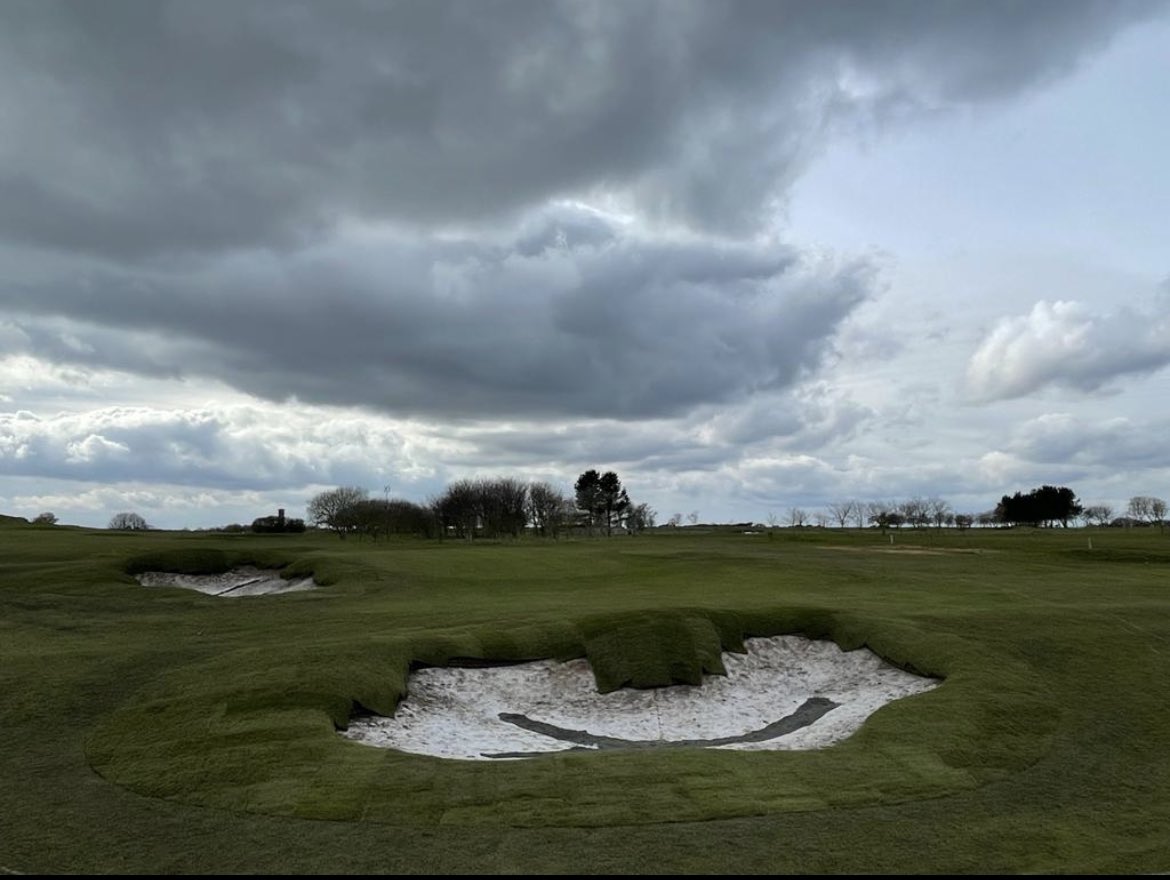 Course update: Bunkers on the 7th and 11th have now been turfed, along with the run off area to the right of the green on 11 🏌🏾‍♂️⛳️