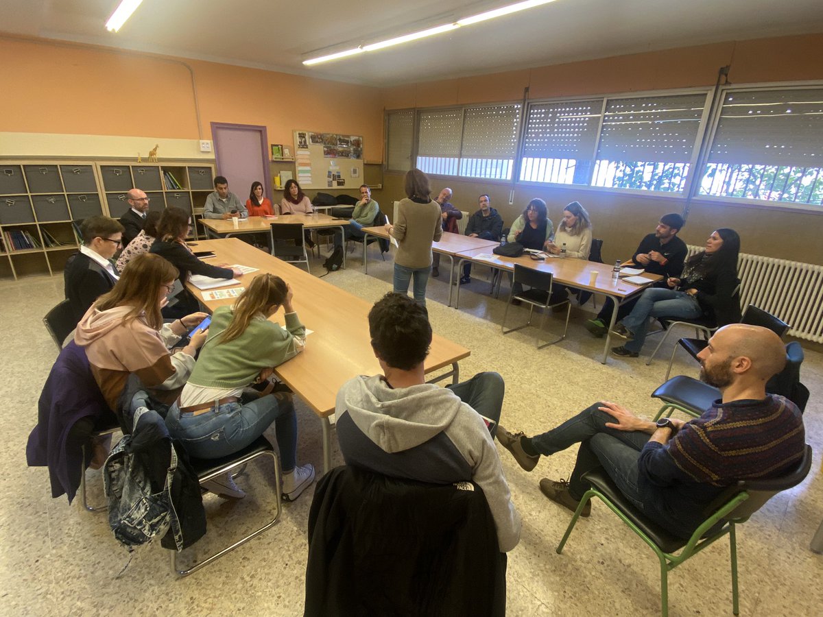 EscolaMillet's tweet photo. Avui hem rebut la visita de centres que formen part del #PACTE del #LaboratorideTransformacio. Moltes gràcies pel vostre interès. Ha estat un plaer acollir-vos i esperem que us serveixi! #visitescentres2223 #aprenentatgeentreiguals @InnovacioE @futurseducacio https://t.co/hEnOTYlZRS