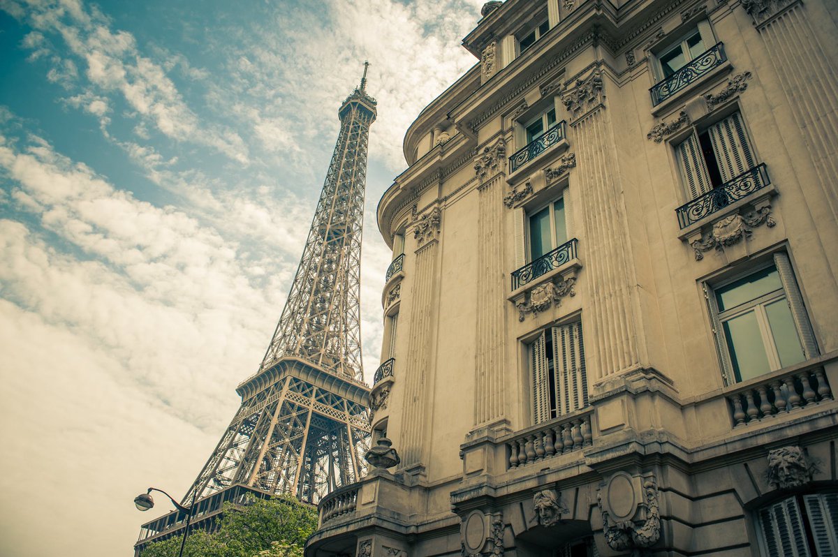 White_Travel_'s tweet photo. Hello from Paris🤍
#travel #paris #travelinspo #traveltweet #travelphotography #France https://t.co/GahsPhvpTM