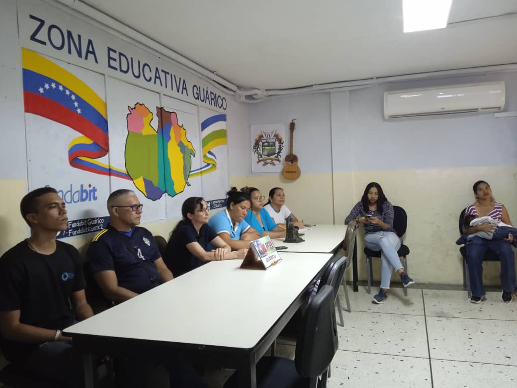 CbitRoscio's tweet photo. #Enterate Se realizó actividad formativa, en la sede de Fundabit sobre "Nuevas metodología en Twitter".
@NicolasMaduro 
@_LaAvanzadora 
@EliasEducacion 

#ChávezHechoMillones
#SomosFundabit https://t.co/A1pFQEO3dP