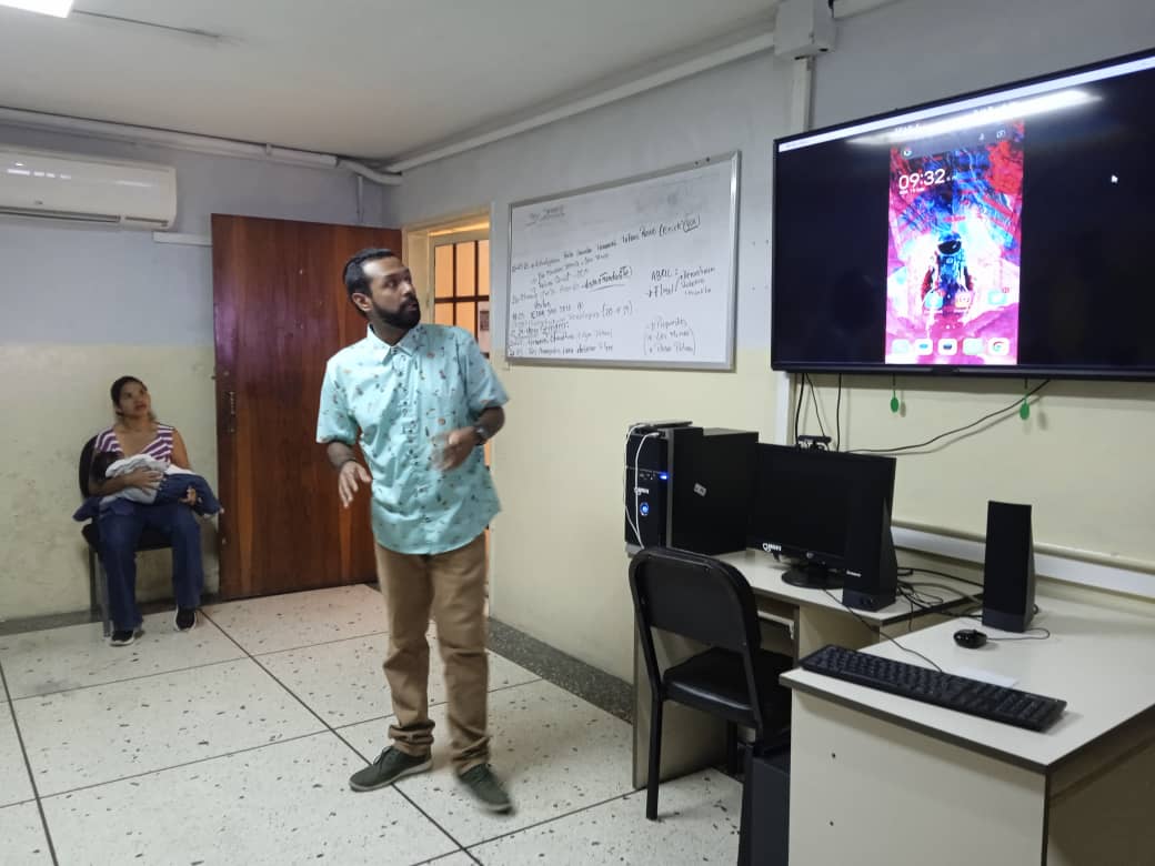 CbitRoscio's tweet photo. #Enterate Se realizó actividad formativa, en la sede de Fundabit sobre "Nuevas metodología en Twitter".
@NicolasMaduro 
@_LaAvanzadora 
@EliasEducacion 

#ChávezHechoMillones
#SomosFundabit https://t.co/A1pFQEO3dP