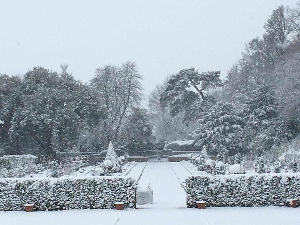 NTDyrhamPark's tweet photo. It's exactly a week since Dyrham Park was transformed into a winter wonderful for a day. Gardener Mark C managed to take these lovely shots from across the parkland and garden.
#SnowInMarch
#AWeekAgo
#SnowDay
#WinterWonderland https://t.co/mBC47cClfi