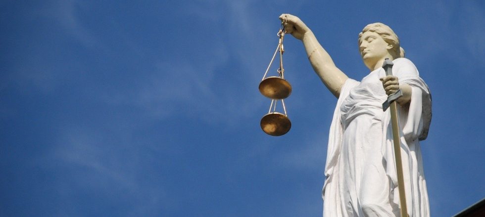 Levyandco's tweet photo. The sentencing regime in the magistrates’ court is notoriously complex and about to change again following a government U-Turn.
In May 2022, the government allowed magistrates to imprison an adult for up to 12 months for a single either-way offence.

https://t.co/Up1qP047a2 https://t.co/Vp09Q8xdX6