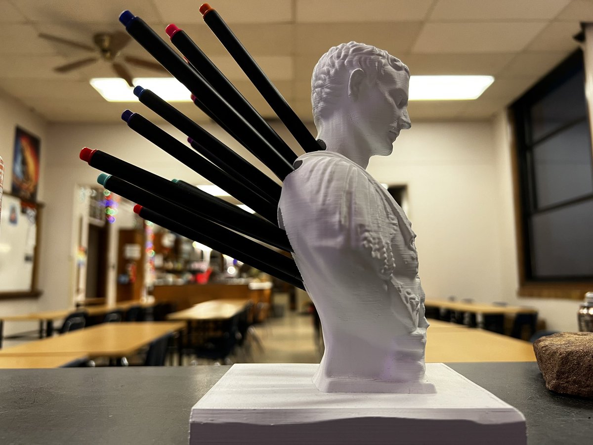 CarboniferousPk's tweet photo. Caesar: “Who is it in the press that calls on me? I hear a tongue shriller than all the music, Cry "Caesar!" Speak, Caesar is turn'd to hear.

Soothsayer: “Beware the ides of March.”

Caesar: “What man is that?”

Brutus: “A soothsayer bids you beware the ides of March.”

#EIDMAR https://t.co/wJGgwD3Yqy