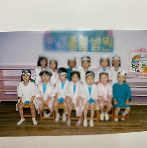 groocafe's tweet photo. 🦊💌: Do Groos know that my childhood dream was to be a doctor..ㅎㅎ
It was a day when I played hospital in kindergarten
The girls were nurses and the boys were doctors…
But I remember being a doctor because I said wanted to
So I'm the only girl using a head mirror https://t.co/NVSilRUJVj