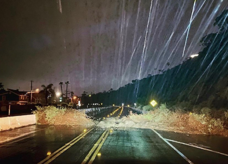 RobynRobinsonRE's tweet photo. Coast Hwy is currently closed in both directions from Beach Rd. to Camino Capistrano due to a landslide caused by the severe rains. BE SAFE OUT THERE!

COMPASS
DRE#00849269 https://t.co/ccyez1wus6