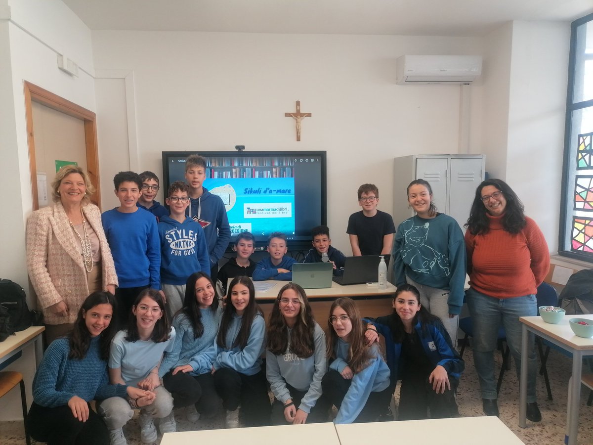 sikulidamare's tweet photo. Oggi è stata una giornata importante per il nostro team @sikulidamare Abbiamo svolto l'intervista di monitoraggio con gli ideatori di @MarinaDiLibri Una preziosa esperienza che si aggiunge al nostro percorso con @ascuoladioc #ASOC2223 #ASOCMEDIE https://t.co/fEsWPujqLV