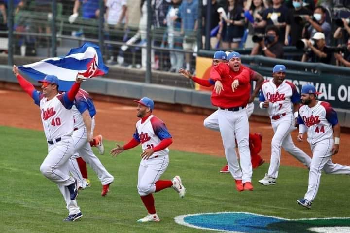 MGoubella's tweet photo. #Cuba esperaba y merecía esta victoria. Felicidades a todos los que la hicieron posible. Seguro vendrán más. No me gusta mucho lo del #TeamAsere, pero voy a saltármelo por el momento. https://t.co/TaXKsHemBc