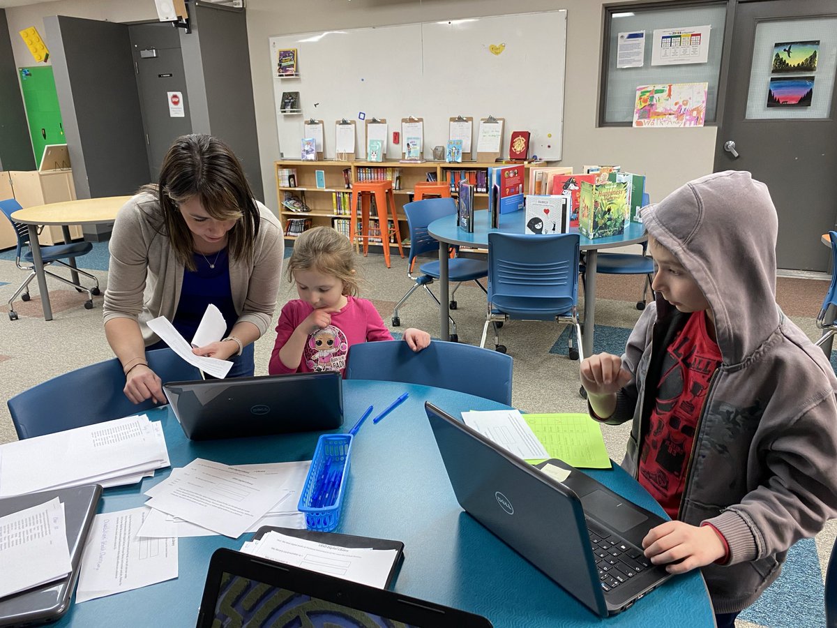 frontenacLRSD's tweet photo. Our Literacy Night was a huge success! 🥳 Thank you to everyone who made the night possible 💙@louis_riel_sd https://t.co/p3xX7e2VjY