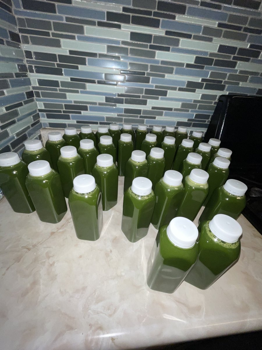 JointMasterNate's tweet photo. This Batch Almost SOLD OUT ✅✅ #SweetGreenTing (Apple Spinach Lemon Strawberries) 🍓🍎🍋🥬 #FreshFixLA #FreshPressedJuice #LA https://t.co/7yyojkO7sJ