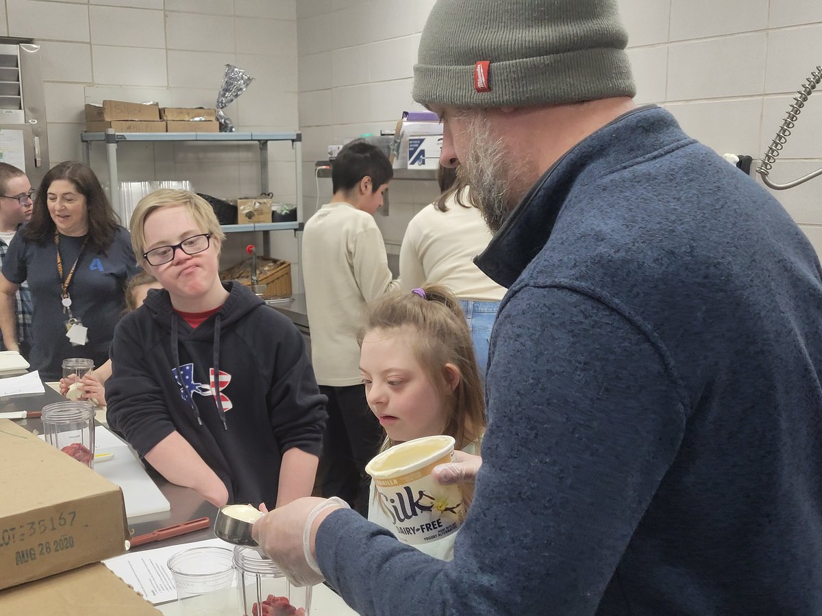 E Carver Co Schools tweet media