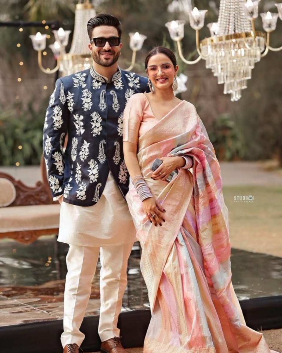 Sooooo beautiful.. and <a href="/Mashal21s/">〽️ASHAL</a> we were right about that matching .. do I see a hint of blue on her 😍😍😍.. God bless these two always ♥️🧿🧿🧿 #JasLy #JasminBhasin #AlyGoni 
Thank you <a href="/AlyGoni/">Aly Goni</a> for this ♥️